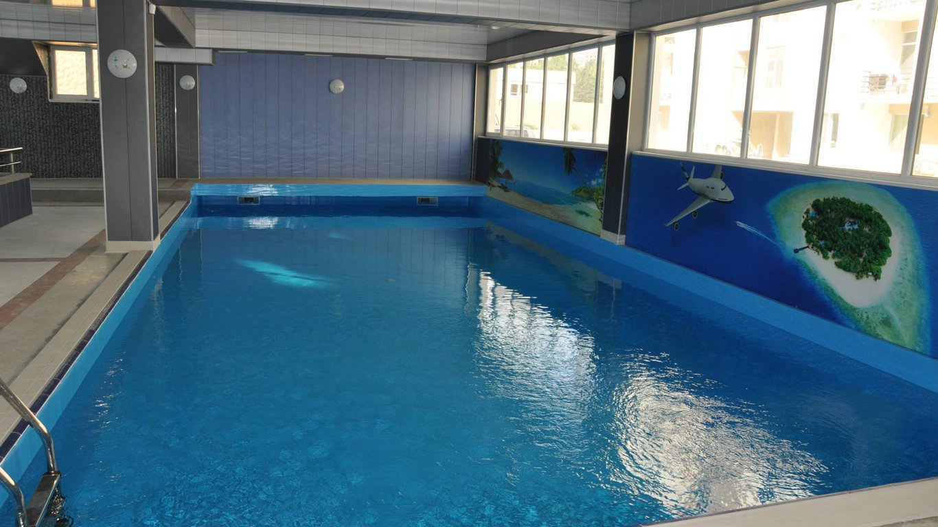Оздоровительный комплекс Black Sea - каток, бассейн и фитнес в одном здании
