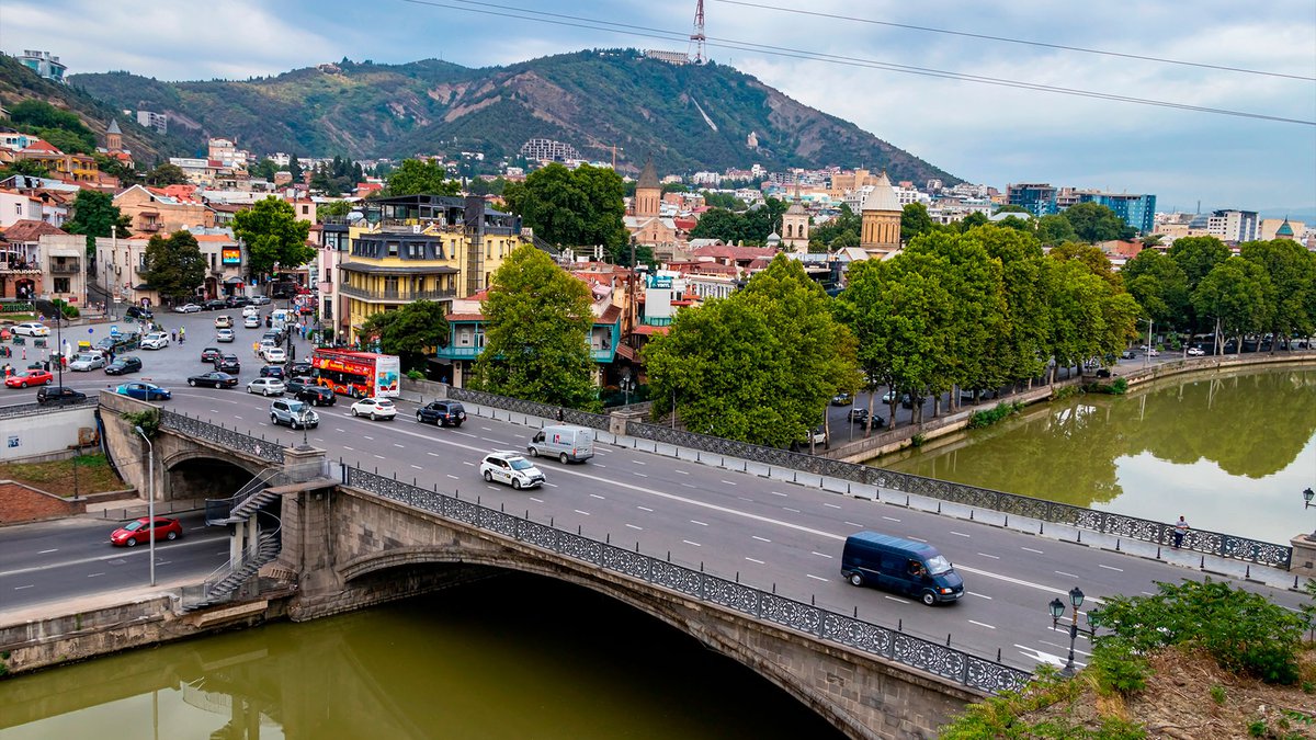 Метехский мост в Тбилиси