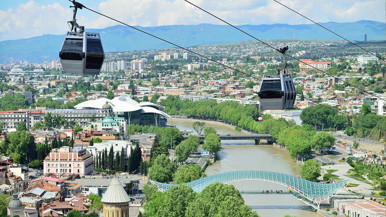 🚡 Тбилисская транспортная компания приостановила работу канатной дороги на Черепашье озеро.