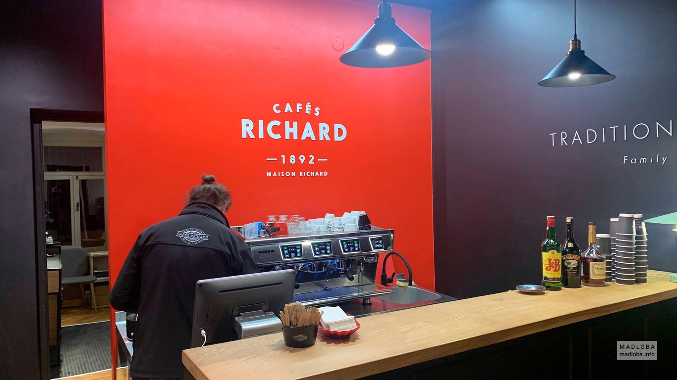 Касса в кафе Ричард