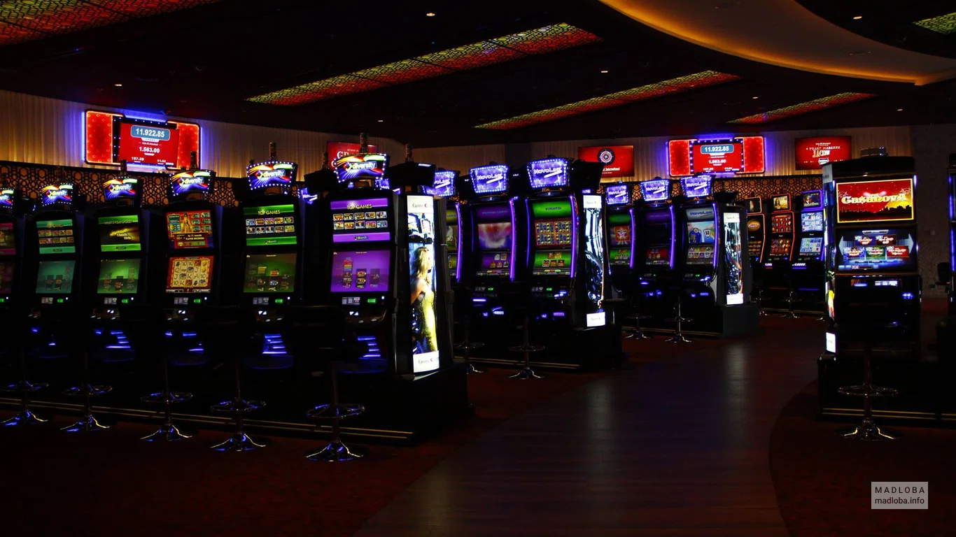 Casino International - poker, roulette, slot machine halls