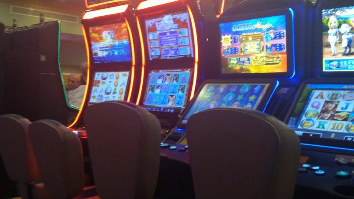 Casino Liberty Intourist - კაზინო და აზარტული თამაშები