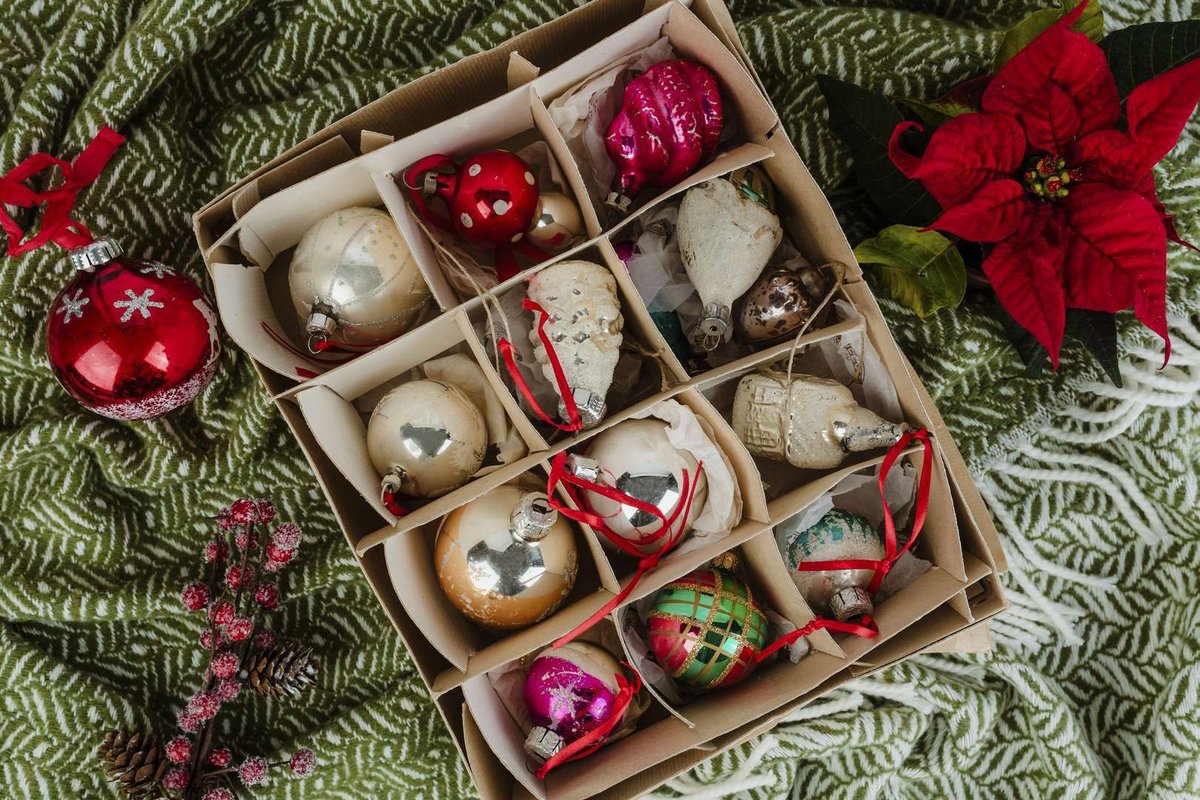 christmas-tree-ornaments-in-a-box