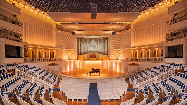 Концертный зал филармонии Tbilisi State Concert Hall