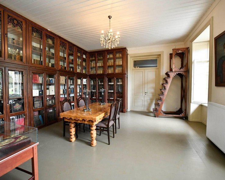 Библиотека историко-архитектурного музея Дадиани в Грузии