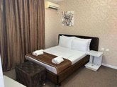 Hotel David L