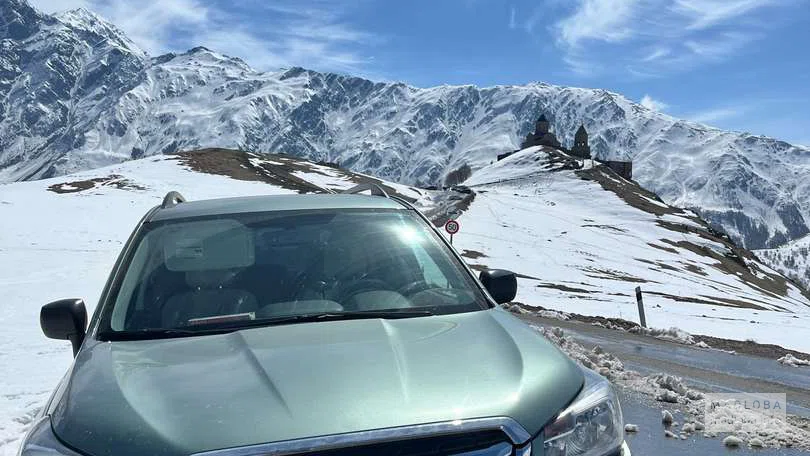 diffeRent a car- арендованная машина в горах Грузии