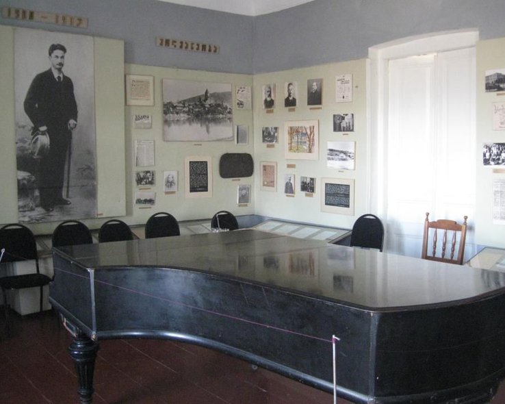 Рояль в доме-музее Иванэ Джавахишвили в Ховле