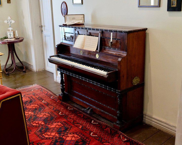 Пианино в доме Александр Чавчавадзе в Цинандали