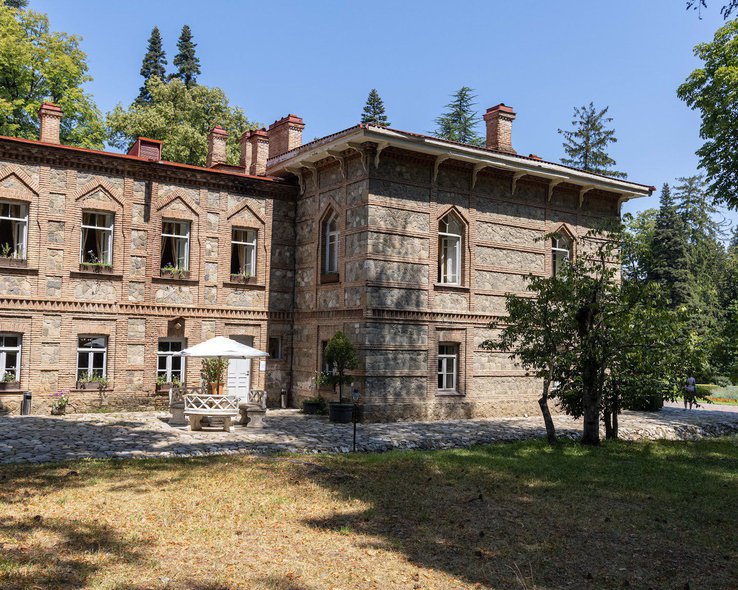 Беседка у дома поэта Александра Чавчавадзе в Грузии