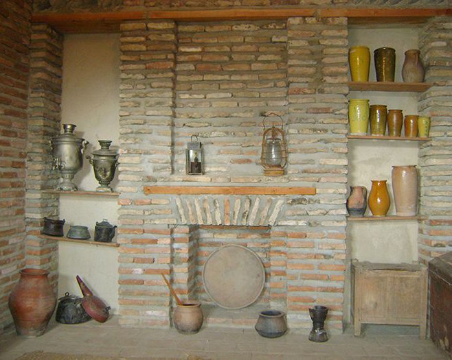 Посуда и предметы быта в музее Якова Гогебашвили