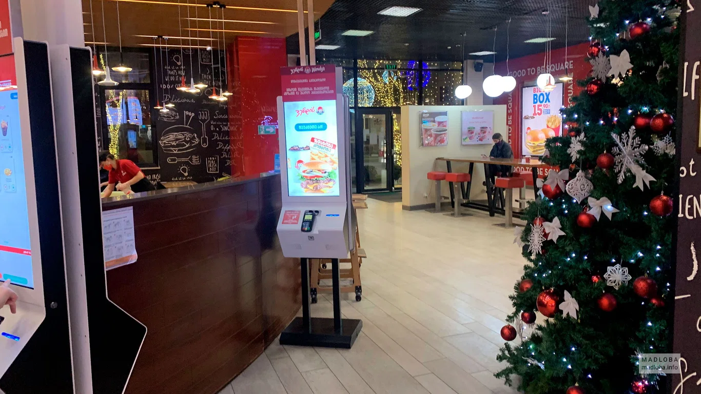 Автомат самообслуживания в Cafe Dunkin'