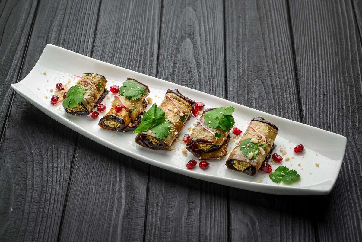 eggplant-rolls-with-walnut-garlic