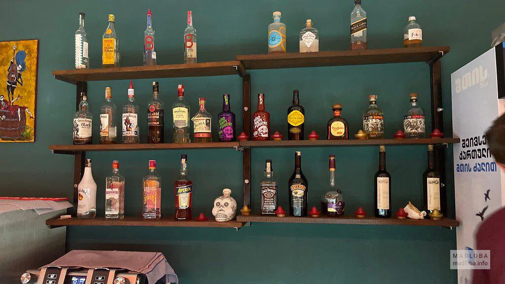 Коллекция алкоголя в Эско - Бар Батуми