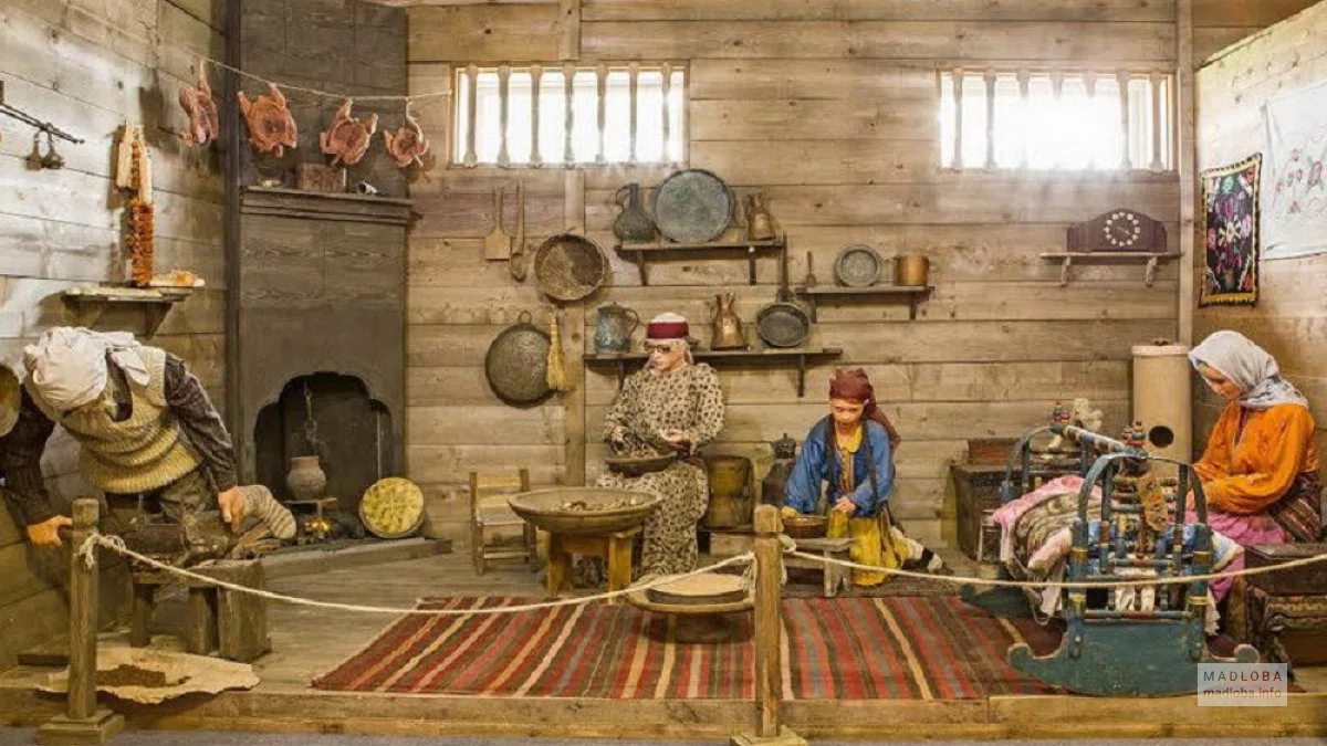 Экспонаты быта грузинских домов в музее