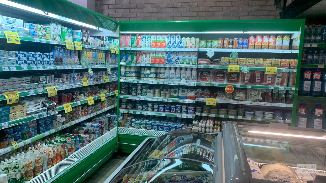 Молочная продукция в супермаркете Europroduct