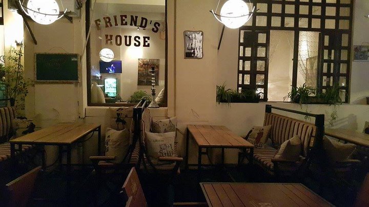Бар и ресторан "Friends House"