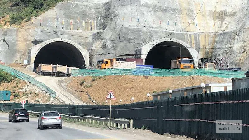 Постройка дороги от "Hunan Road & Bridge Construction Group — Georgia"
