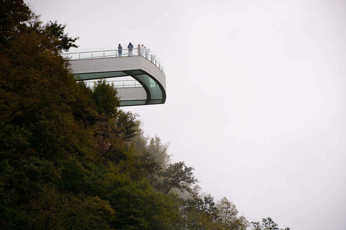 glass-ferris-bridge-sataplia