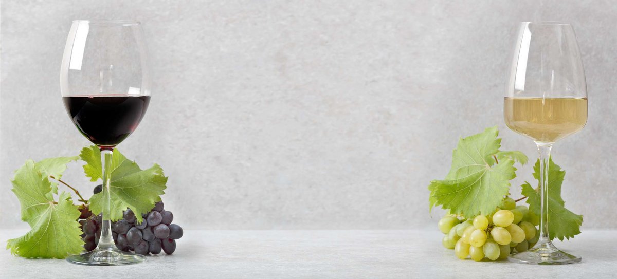 glass-with-red-wine-and-a-glass-with-white-wine