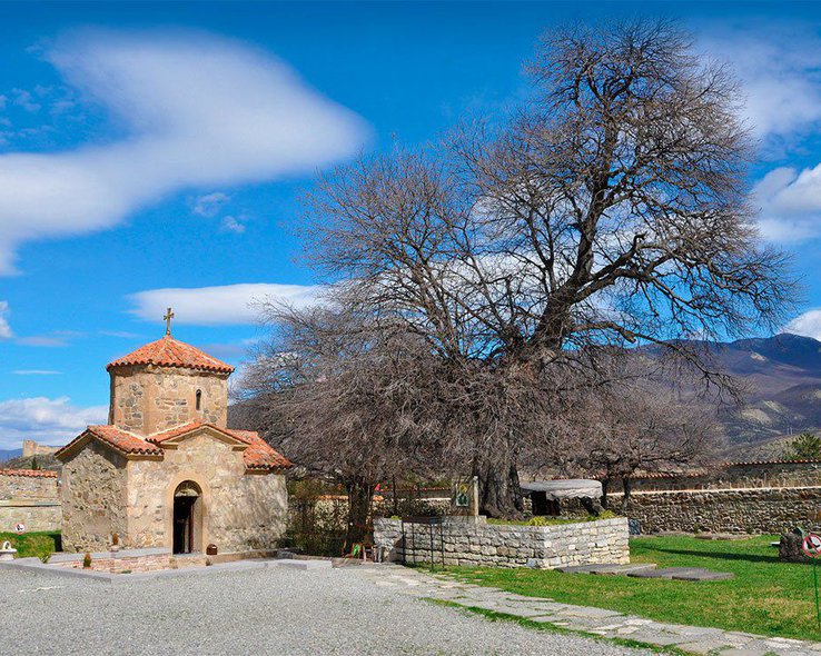 Малая церковь Святой Нины на территории монастыря Самтавро