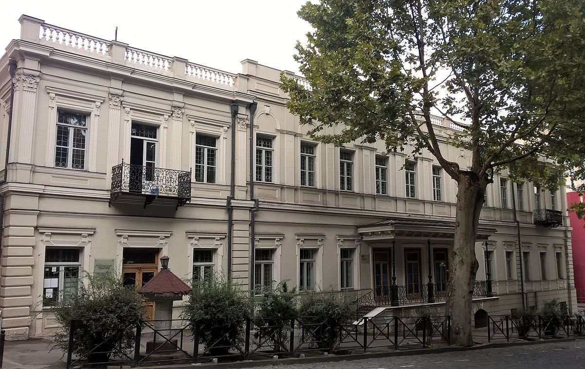 gosudarstvennyy-muzey-gruzinskoy-literatury