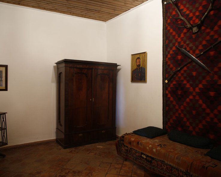 Шкаф в доме Ильи Чавчавадзе в Кварели