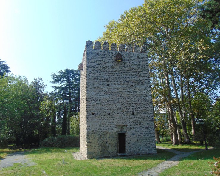 Родовая крепостная башня семьи Чавчавадзе в Грузии