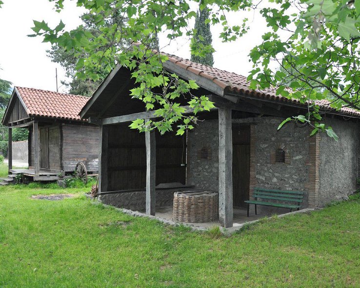 Территория музея Ильи Чавчавадзе в Кварели