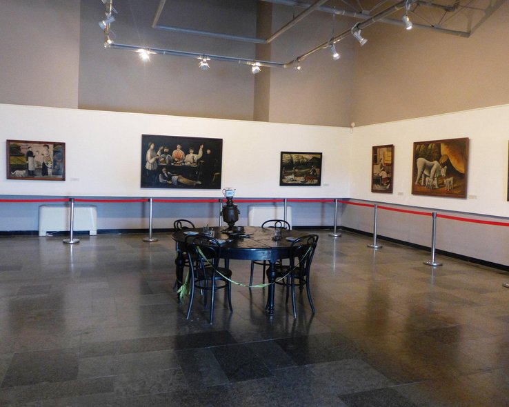 Полотна Нино Пиросманишвили в государственном музее в Грузии