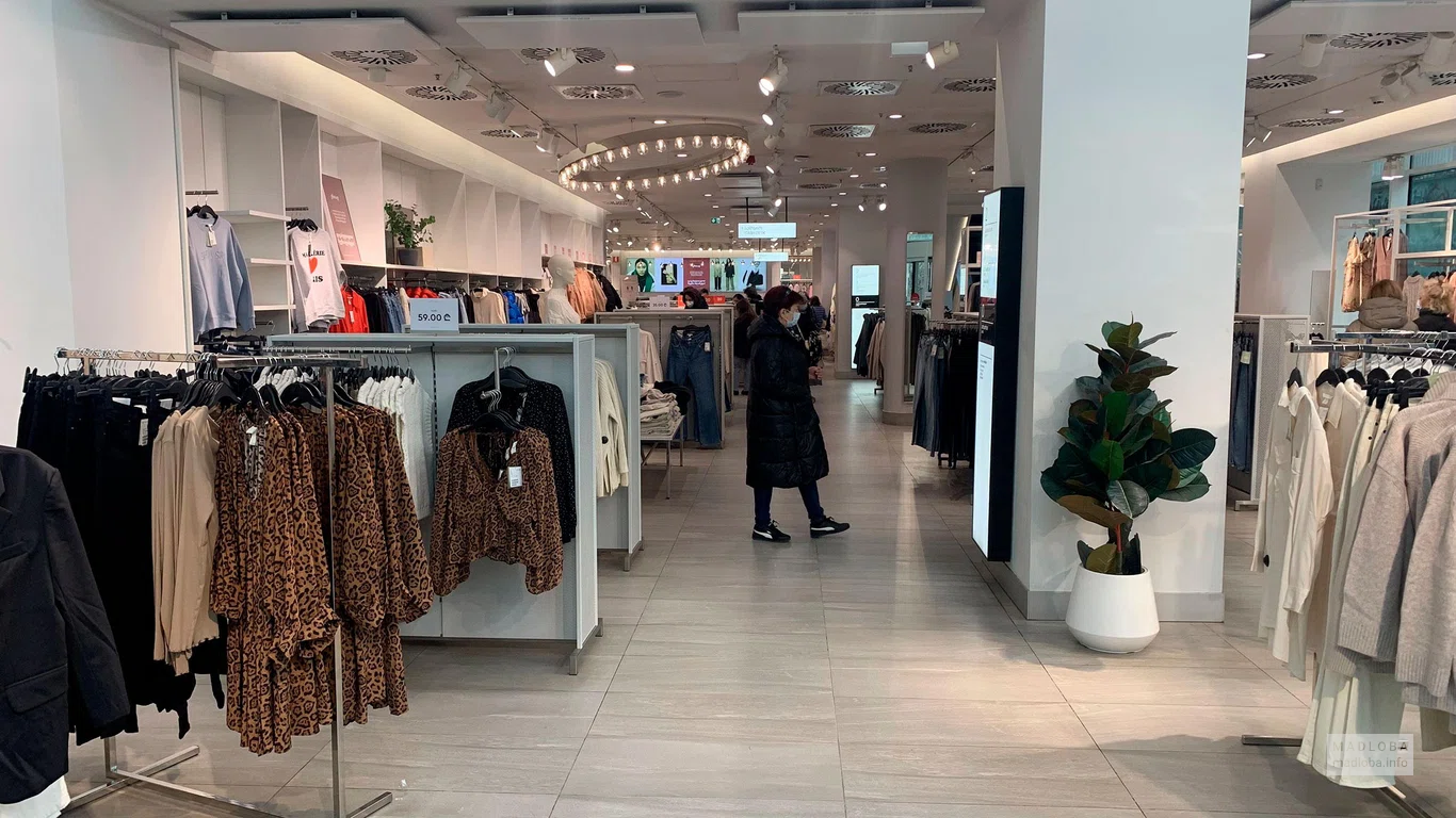 Интерьер Clothing store H&M