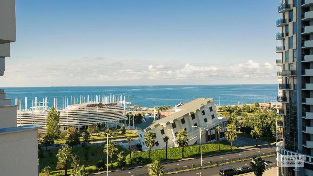 Отель "Holiday Check Inn Batumi"