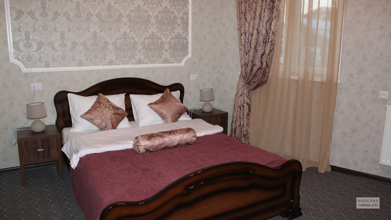 Интерьер спальни в отеле Авлабари