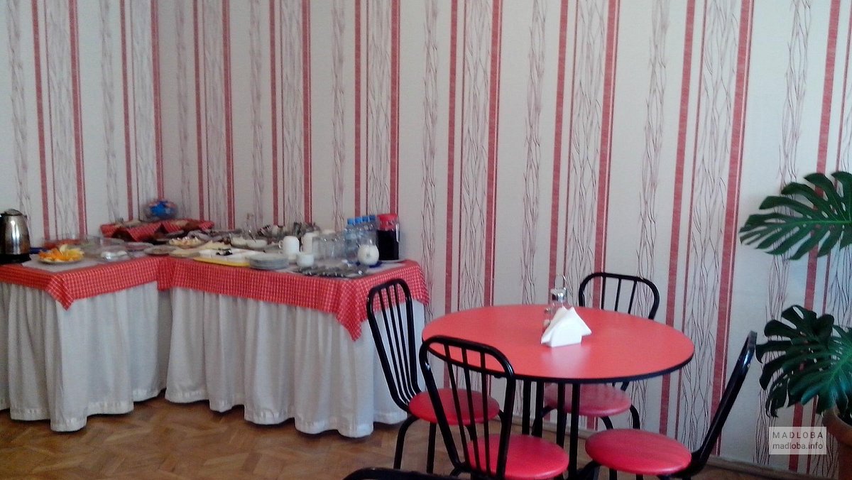 Столовая в гостинице Классик в Тбилиси