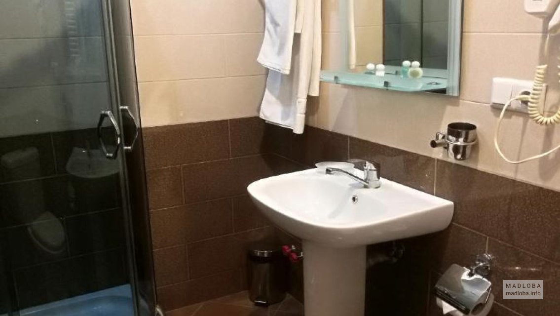 Ванная комната в номере отеля Дипломат
