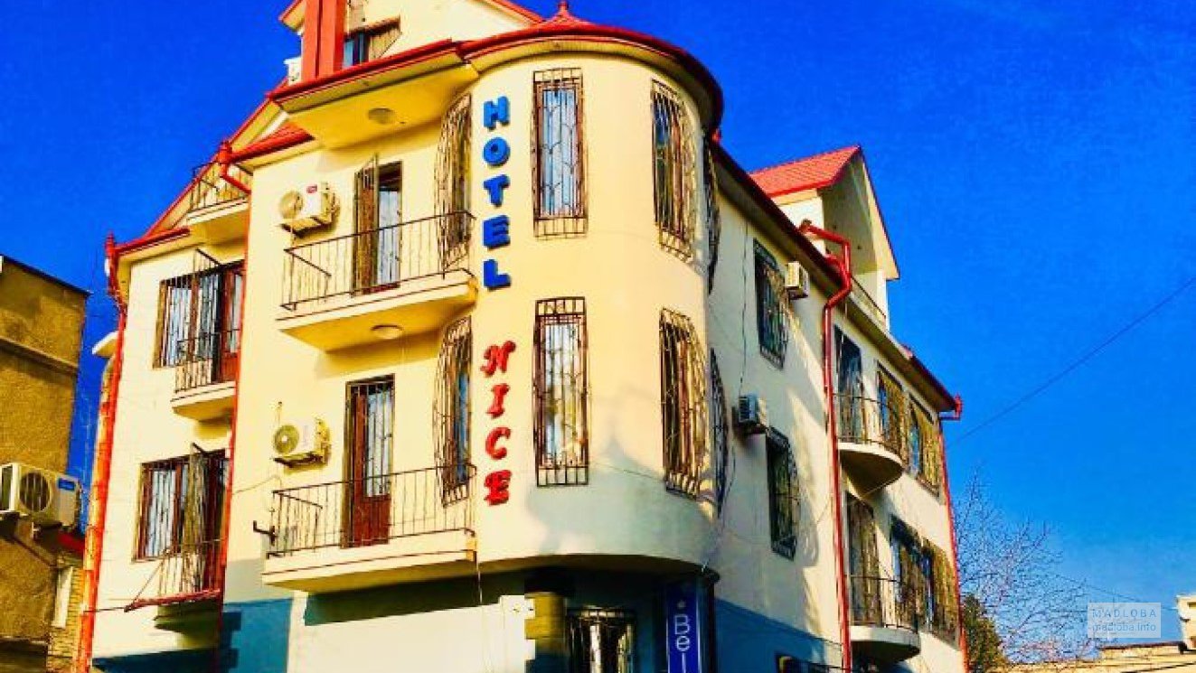 Здание Hotel Nice в Тбилиси