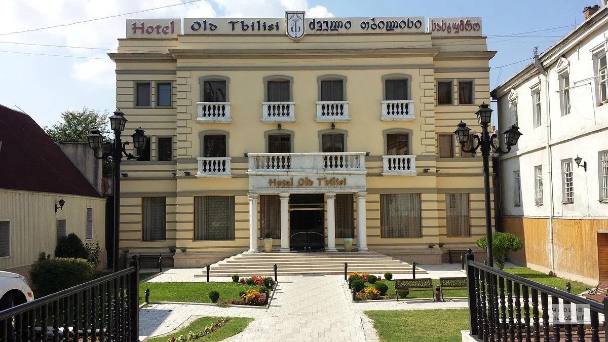 Здание отеля Old Tbilisi в Грузии