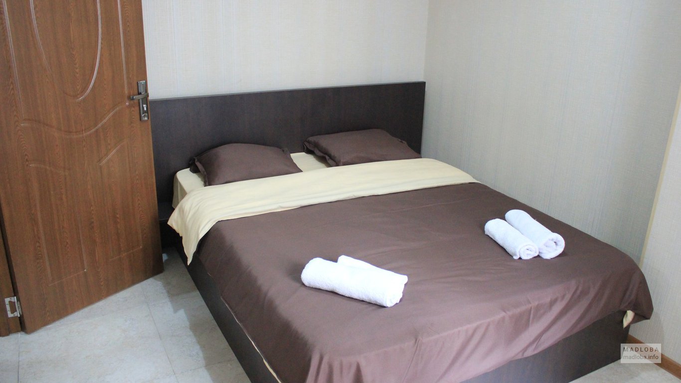 Кровать в HOTEL2005 в Грузии