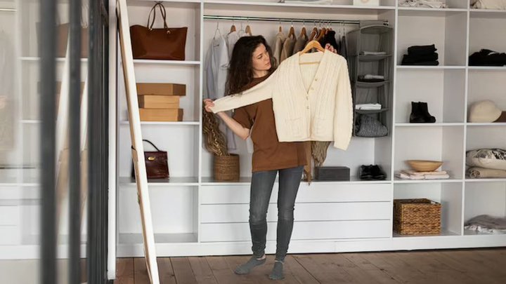 How to best organize your hanging storage system