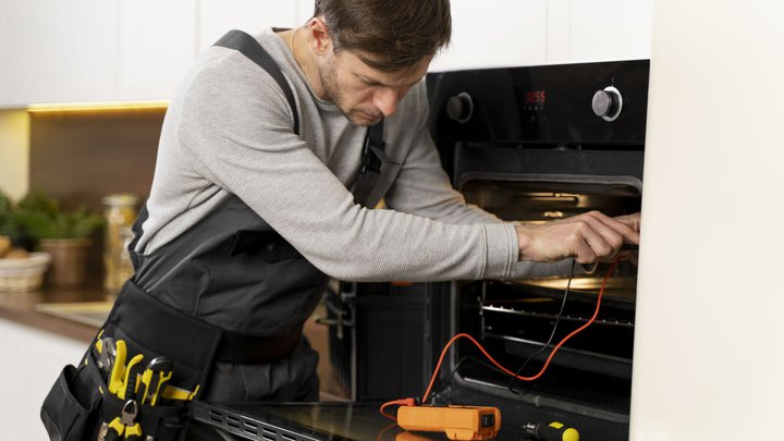 How you can call in a gas stove service technician