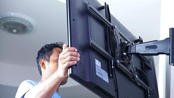 How to install a TV on the wall by yourself