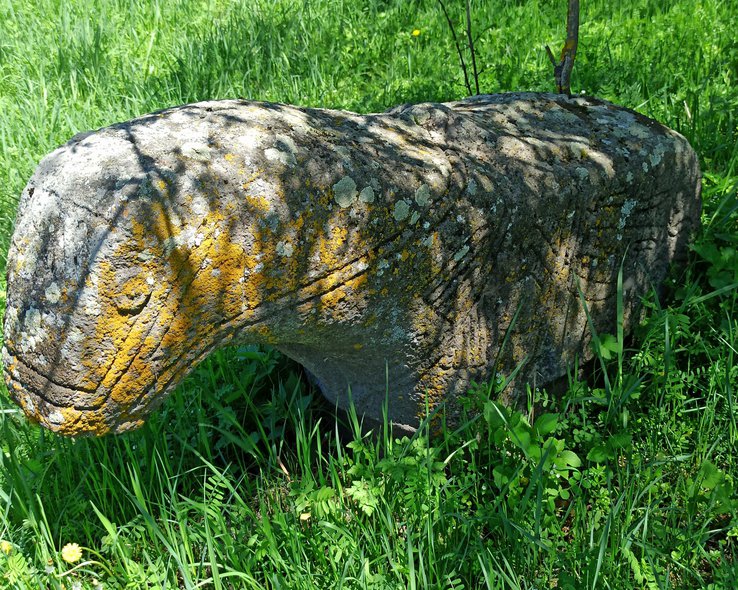 Статуя древнего животного в музее-заповеднике Дманиси