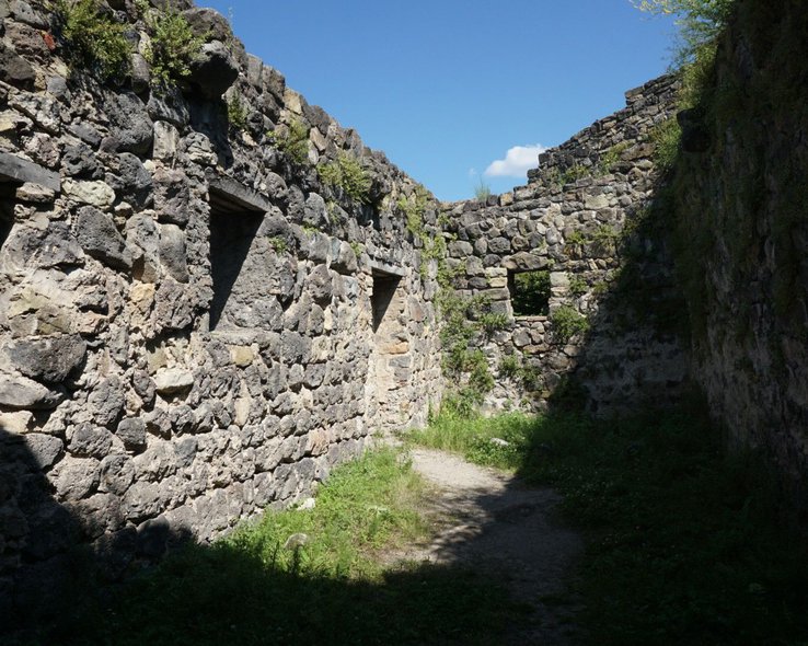 Руины крепости Дманиси в Тбилиси
