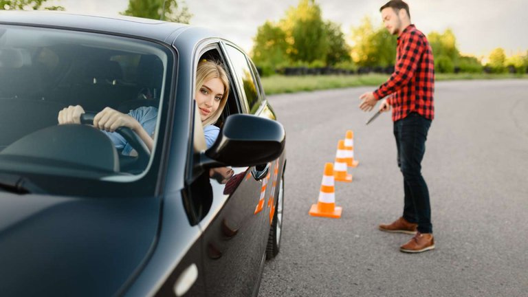 Driving in Comfort: How to Choose a Driving School in Georgia