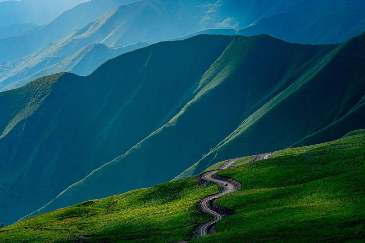 khevsureti-road-village-shatili-01