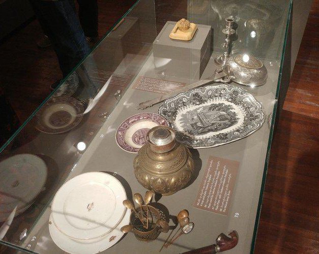Посуда, представленная в музее Мартвили