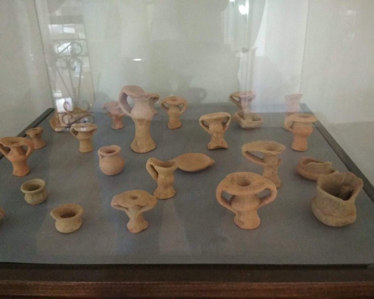 Глиняные изделия в музее имени Гиви Элиава в Мартвили
