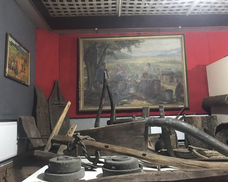 Предметы быта в краеведческом музее в Хашури