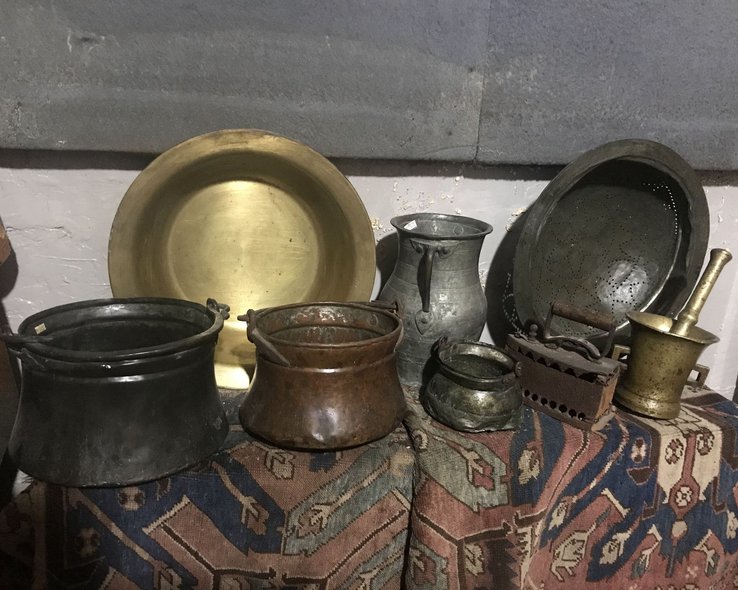 Посуда в краеведческом музее в Грузии