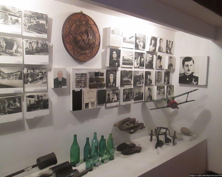 Фотографии в историческом отделе музея Боржоми